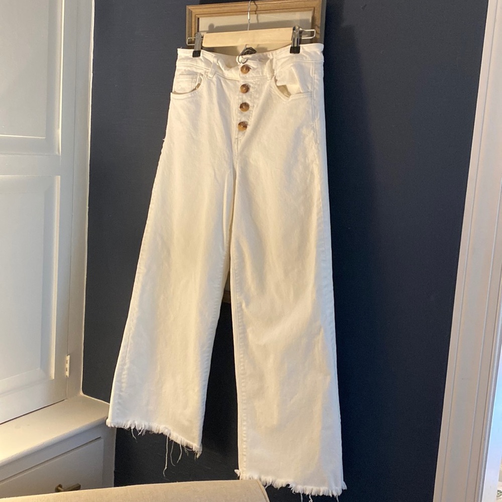 Loft soft white size 8 button front high waist wide leg jeans